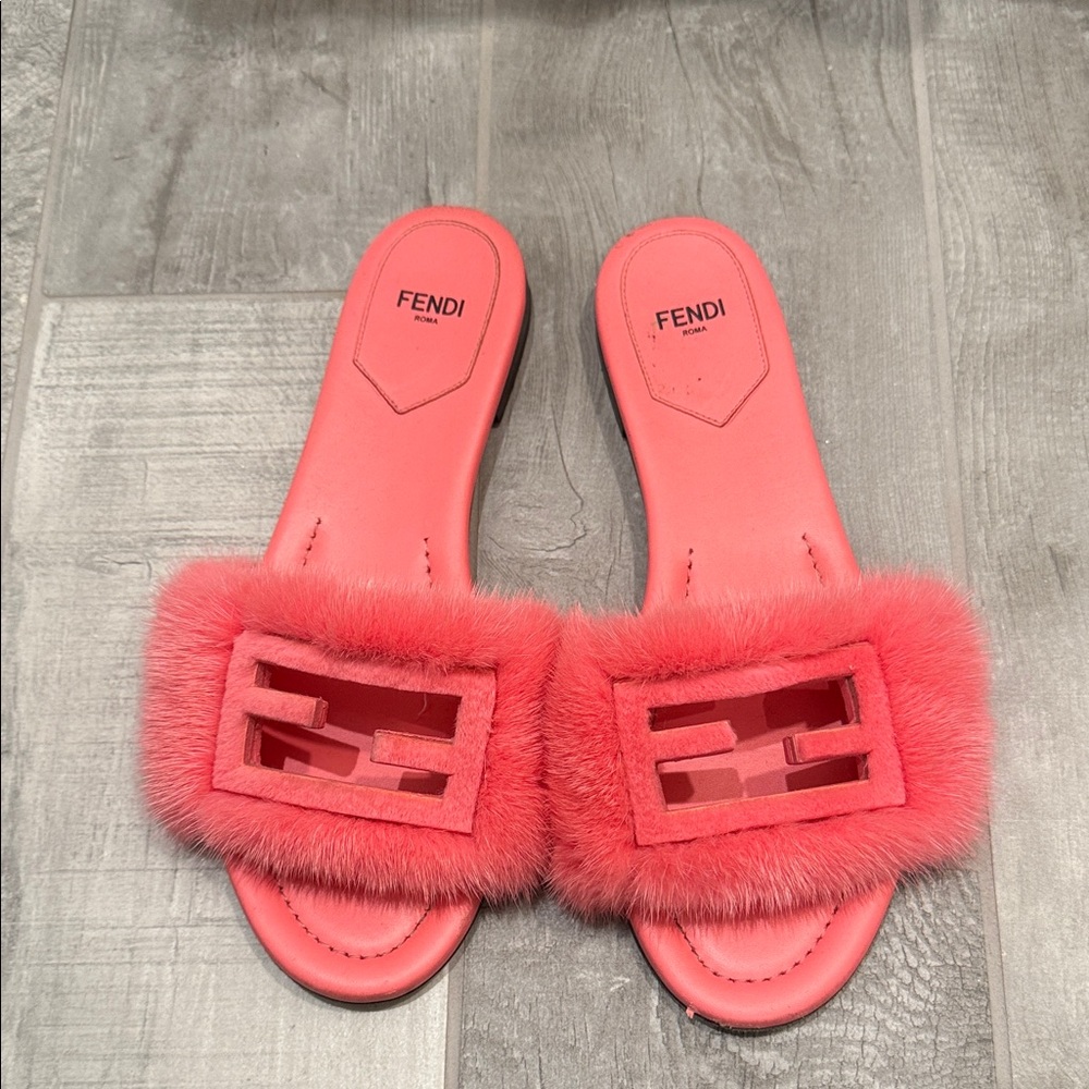 Fendi Women's HOT PINK fur Sandal